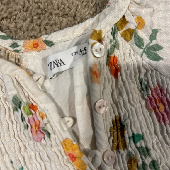 Two dresses. - Picture 7 of 7